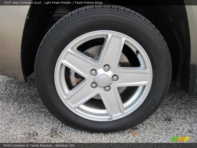 Light Khaki Metallic / Pastel Pebble Beige 2007 Jeep Compass Sport