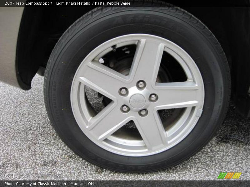 Light Khaki Metallic / Pastel Pebble Beige 2007 Jeep Compass Sport