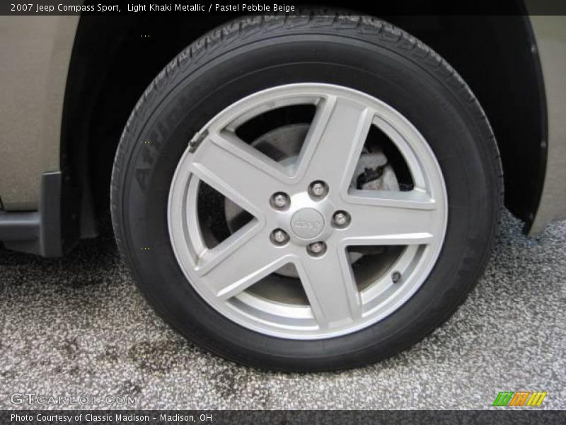 Light Khaki Metallic / Pastel Pebble Beige 2007 Jeep Compass Sport