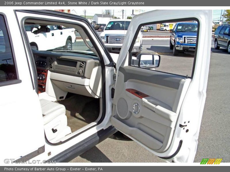 Stone White / Dark Slate Gray/Light Graystone 2006 Jeep Commander Limited 4x4