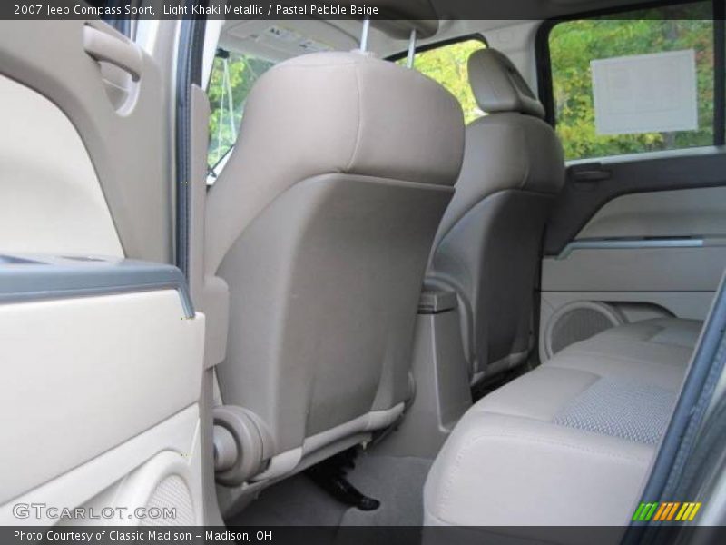 Light Khaki Metallic / Pastel Pebble Beige 2007 Jeep Compass Sport