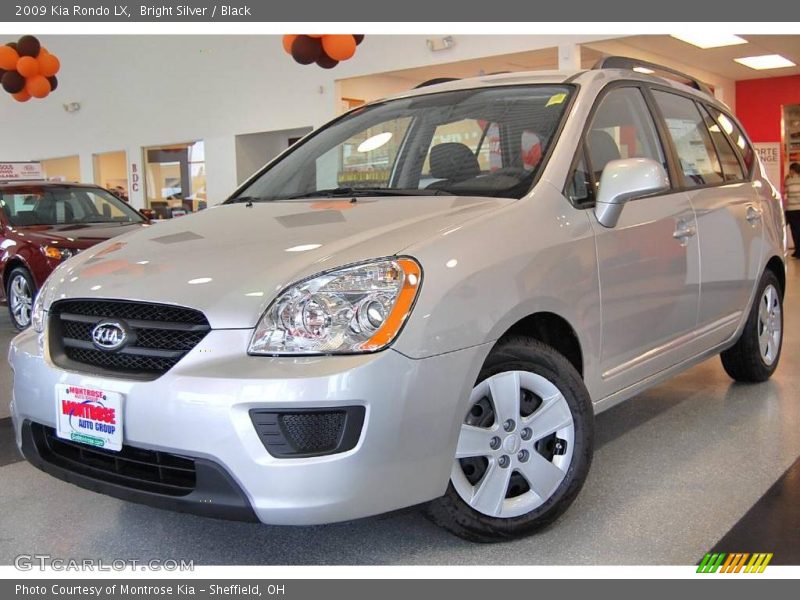 Bright Silver / Black 2009 Kia Rondo LX