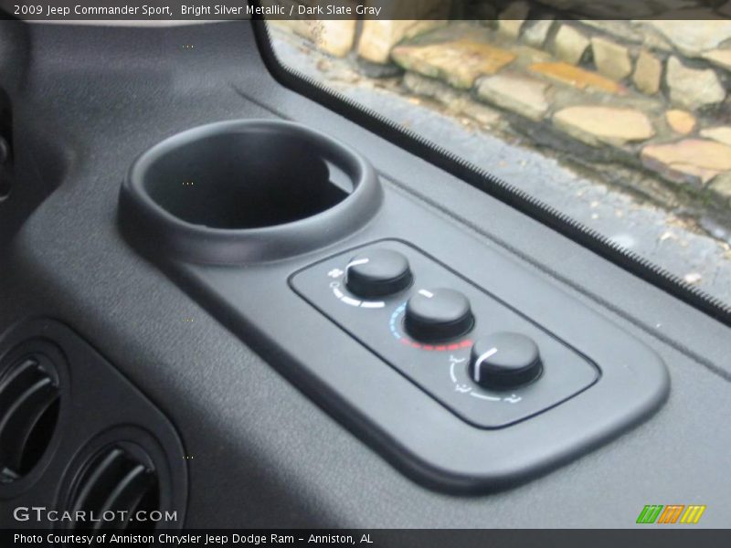 Bright Silver Metallic / Dark Slate Gray 2009 Jeep Commander Sport