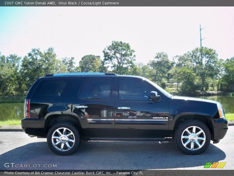 Onyx Black / Cocoa/Light Cashmere 2007 GMC Yukon Denali AWD