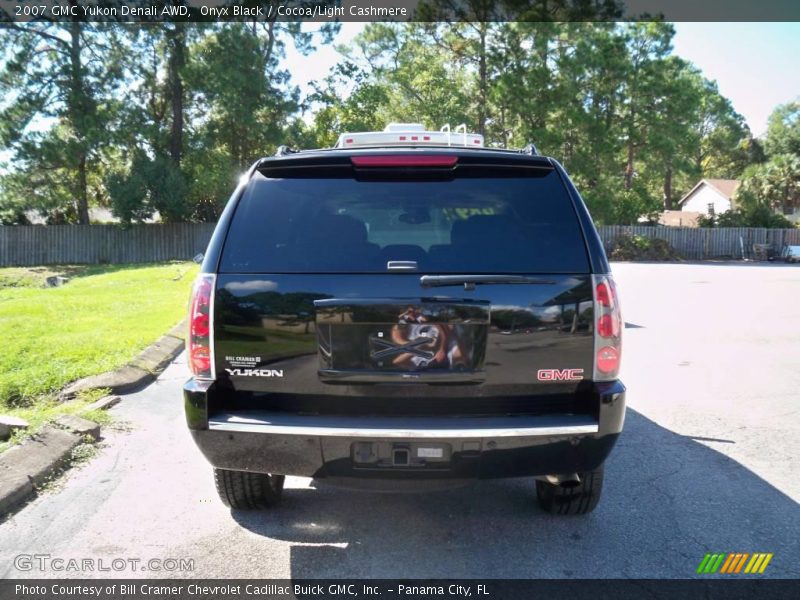 Onyx Black / Cocoa/Light Cashmere 2007 GMC Yukon Denali AWD