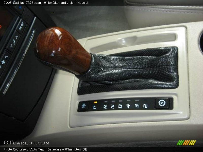White Diamond / Light Neutral 2005 Cadillac CTS Sedan