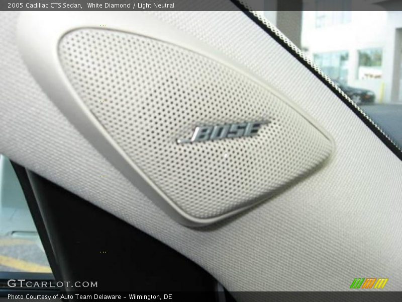 White Diamond / Light Neutral 2005 Cadillac CTS Sedan