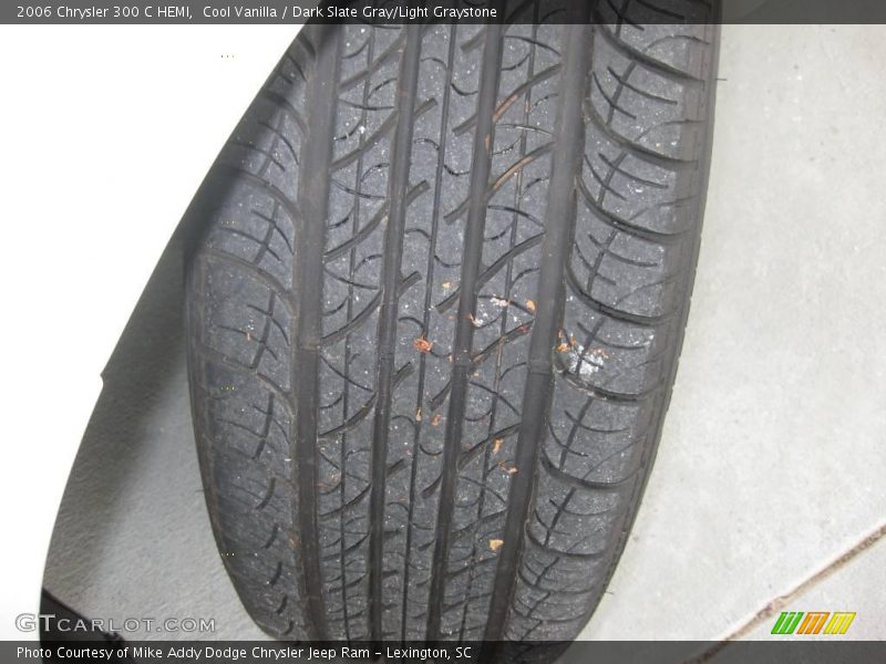 Cool Vanilla / Dark Slate Gray/Light Graystone 2006 Chrysler 300 C HEMI