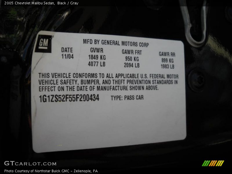 Black / Gray 2005 Chevrolet Malibu Sedan