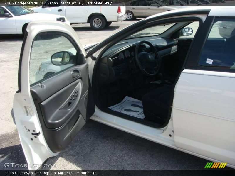 Stone White / Dark Slate Grey 2006 Dodge Stratus SXT Sedan