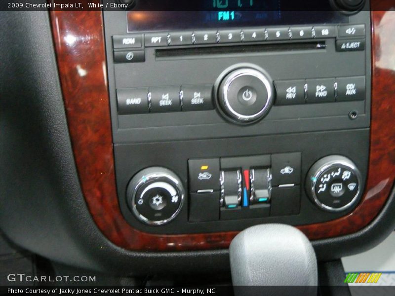 White / Ebony 2009 Chevrolet Impala LT