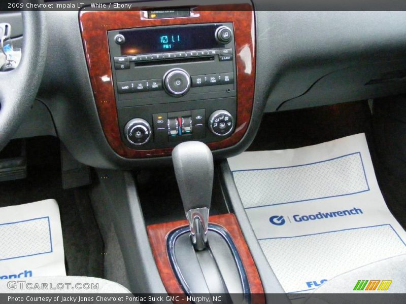 White / Ebony 2009 Chevrolet Impala LT