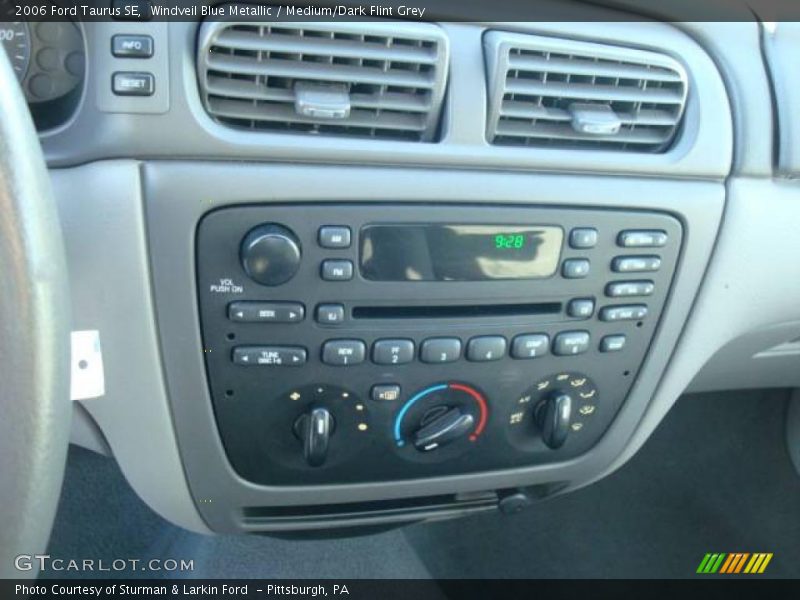 Windveil Blue Metallic / Medium/Dark Flint Grey 2006 Ford Taurus SE