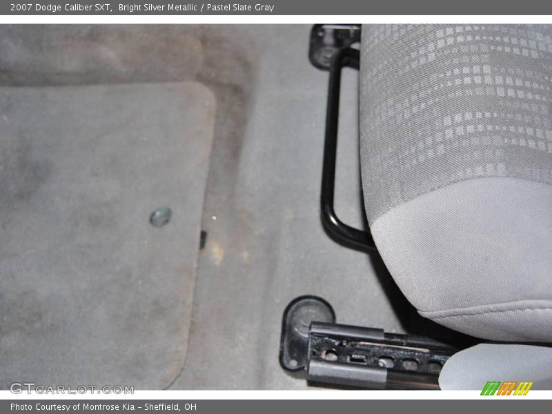 Bright Silver Metallic / Pastel Slate Gray 2007 Dodge Caliber SXT