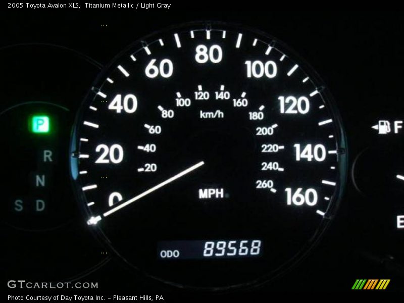 Titanium Metallic / Light Gray 2005 Toyota Avalon XLS
