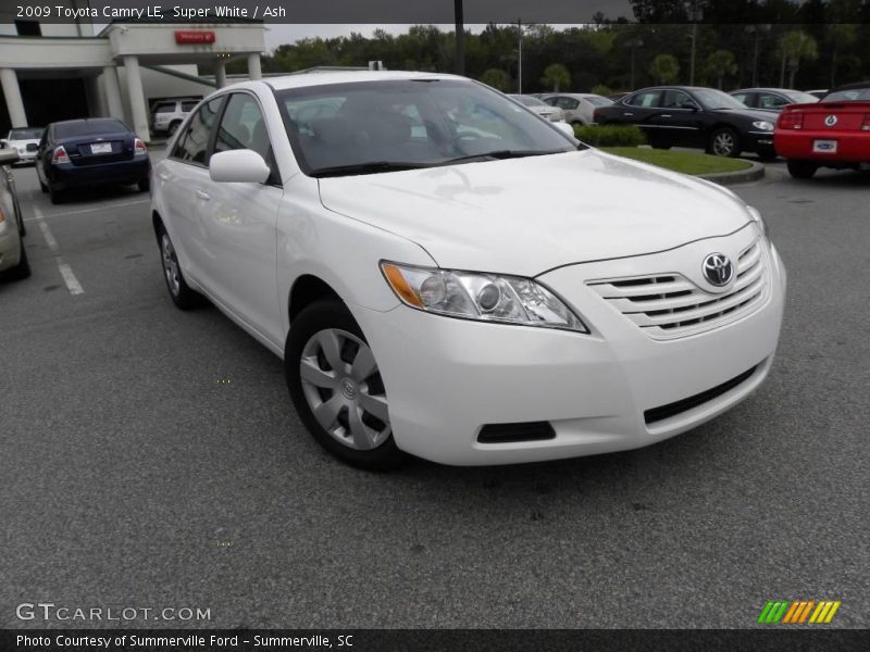 Super White / Ash 2009 Toyota Camry LE