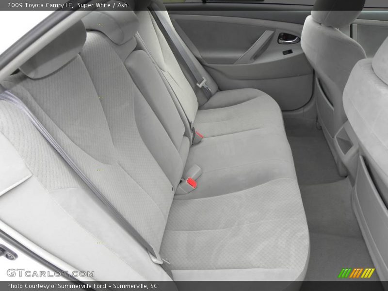 Super White / Ash 2009 Toyota Camry LE