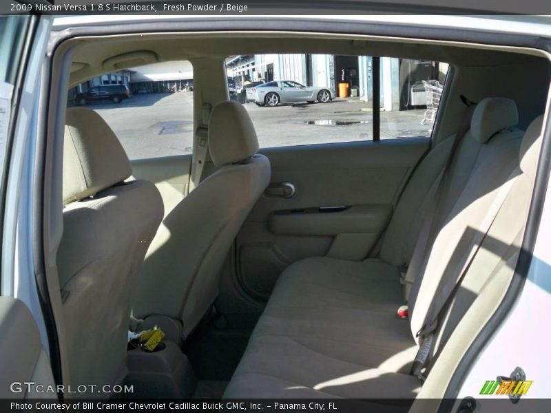 Fresh Powder / Beige 2009 Nissan Versa 1.8 S Hatchback