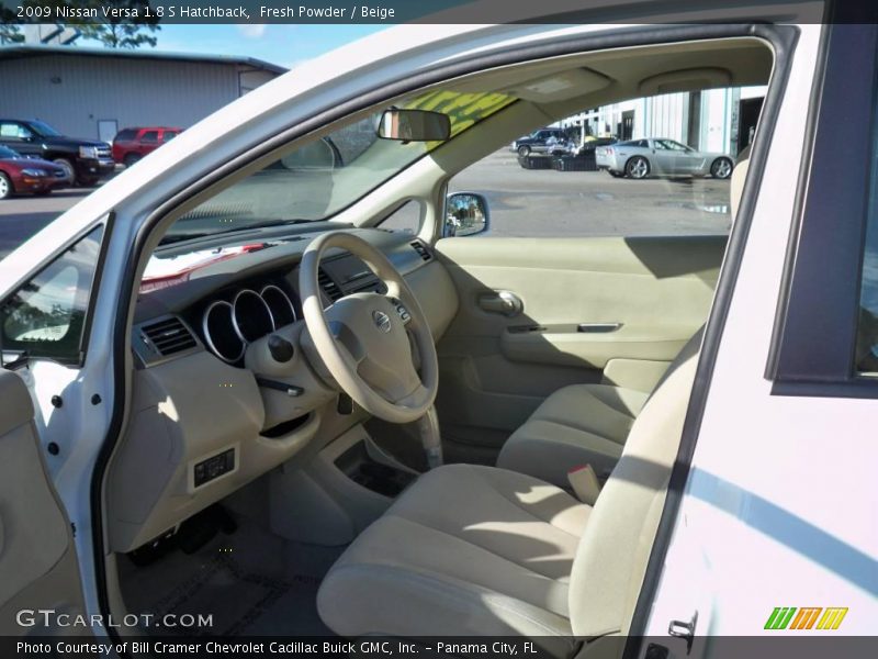 Fresh Powder / Beige 2009 Nissan Versa 1.8 S Hatchback