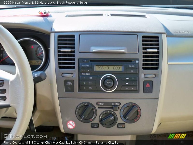 Fresh Powder / Beige 2009 Nissan Versa 1.8 S Hatchback