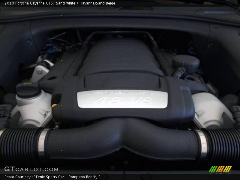 Sand White / Havanna/Sand Beige 2010 Porsche Cayenne GTS