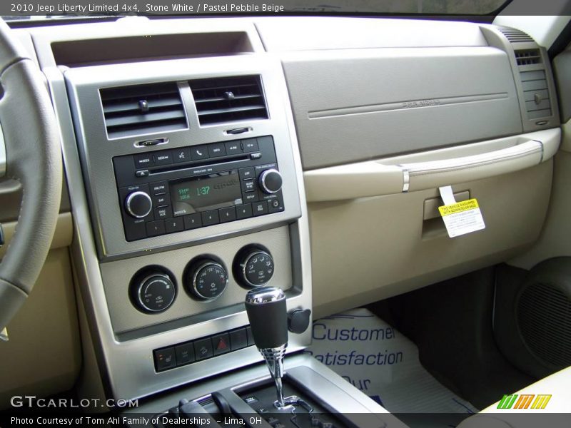 Stone White / Pastel Pebble Beige 2010 Jeep Liberty Limited 4x4