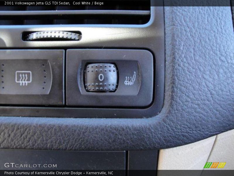 Cool White / Beige 2001 Volkswagen Jetta GLS TDI Sedan