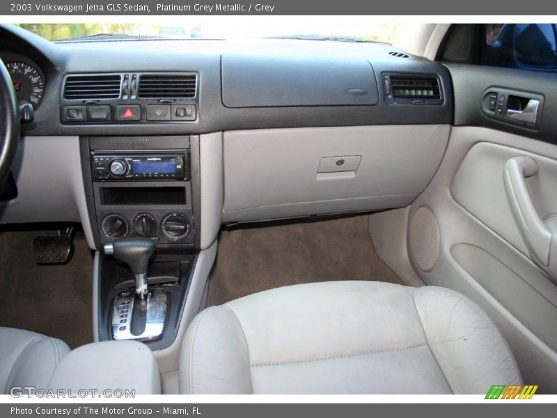 Platinum Grey Metallic / Grey 2003 Volkswagen Jetta GLS Sedan