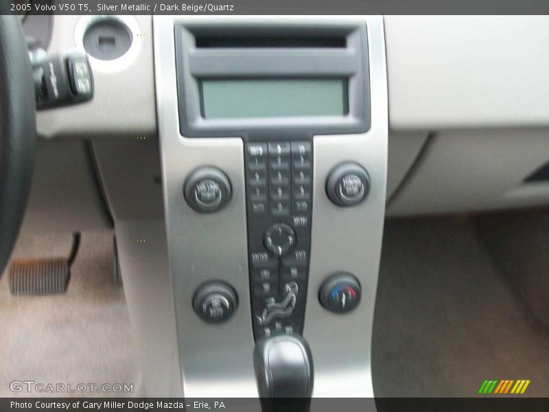 Silver Metallic / Dark Beige/Quartz 2005 Volvo V50 T5