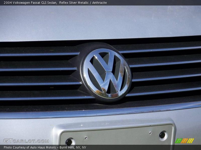 Reflex Silver Metallic / Anthracite 2004 Volkswagen Passat GLS Sedan