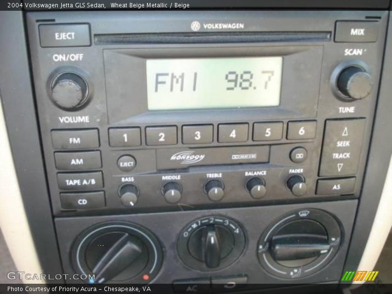 Wheat Beige Metallic / Beige 2004 Volkswagen Jetta GLS Sedan