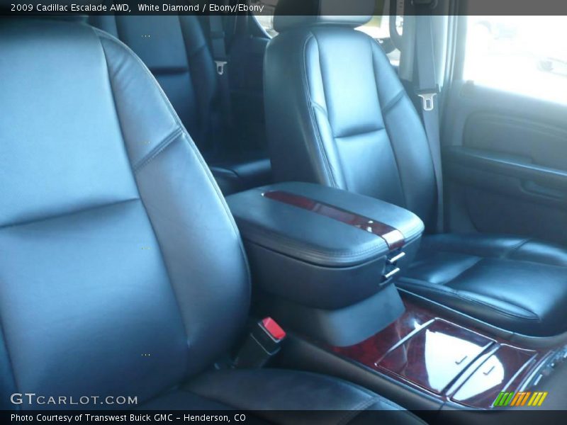 White Diamond / Ebony/Ebony 2009 Cadillac Escalade AWD
