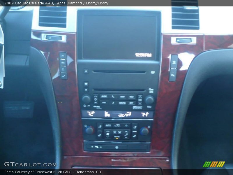 White Diamond / Ebony/Ebony 2009 Cadillac Escalade AWD