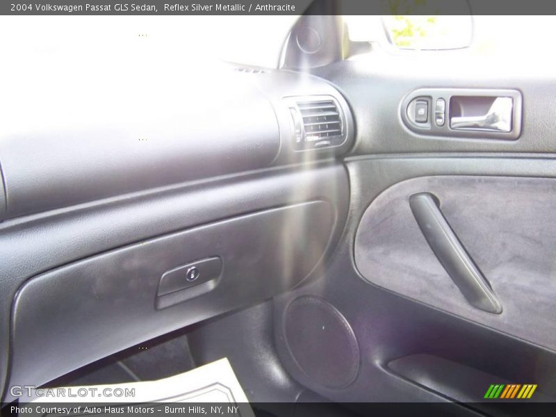 Reflex Silver Metallic / Anthracite 2004 Volkswagen Passat GLS Sedan
