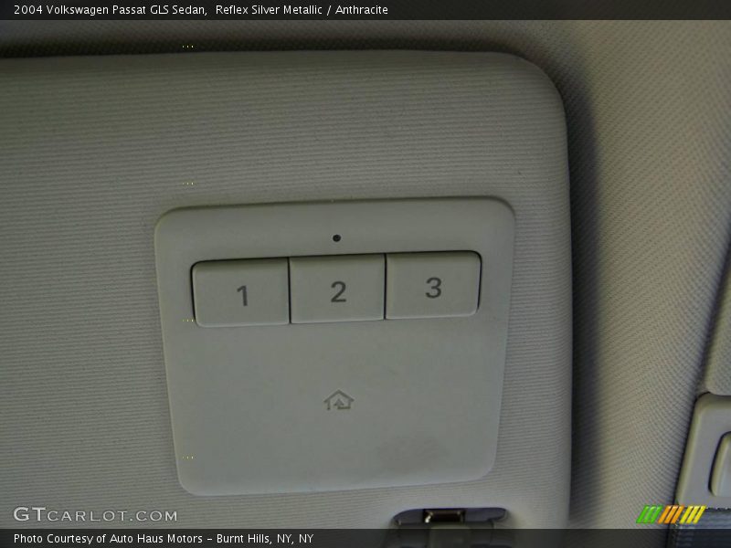 Reflex Silver Metallic / Anthracite 2004 Volkswagen Passat GLS Sedan