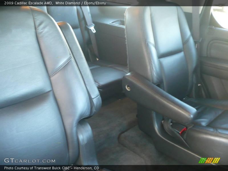 White Diamond / Ebony/Ebony 2009 Cadillac Escalade AWD