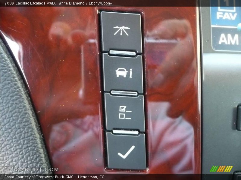 White Diamond / Ebony/Ebony 2009 Cadillac Escalade AWD