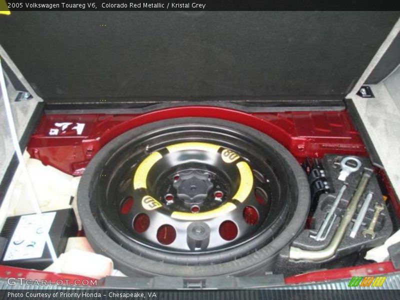 Colorado Red Metallic / Kristal Grey 2005 Volkswagen Touareg V6