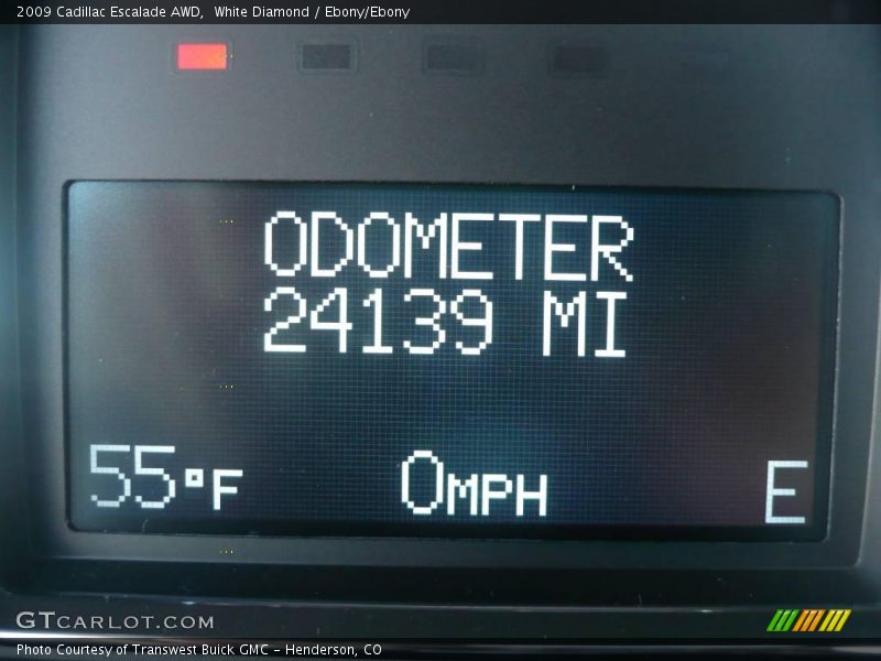 White Diamond / Ebony/Ebony 2009 Cadillac Escalade AWD