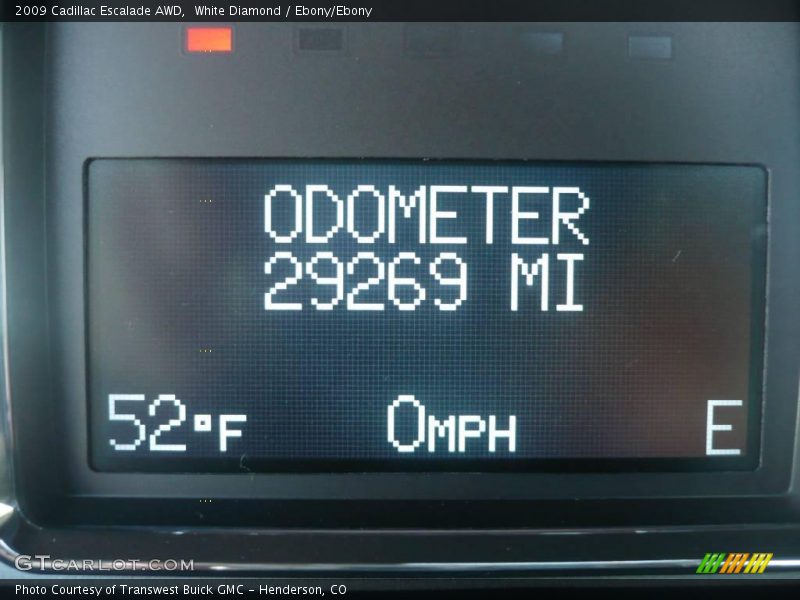 White Diamond / Ebony/Ebony 2009 Cadillac Escalade AWD