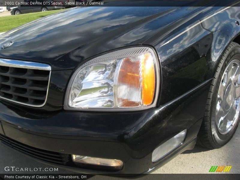 Sable Black / Oatmeal 2001 Cadillac DeVille DTS Sedan