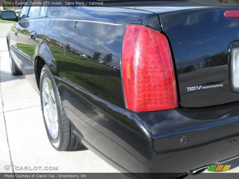 Sable Black / Oatmeal 2001 Cadillac DeVille DTS Sedan