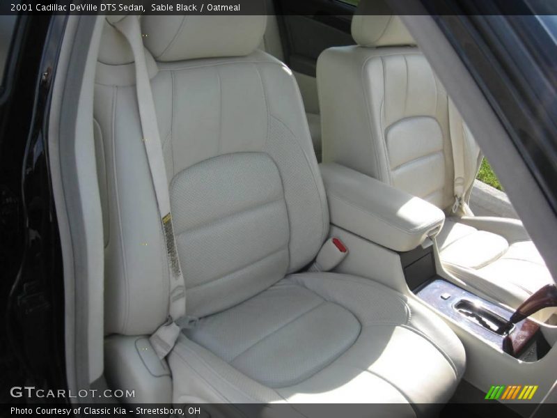 Sable Black / Oatmeal 2001 Cadillac DeVille DTS Sedan