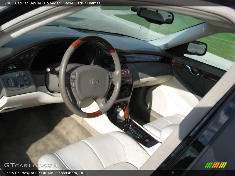 Sable Black / Oatmeal 2001 Cadillac DeVille DTS Sedan