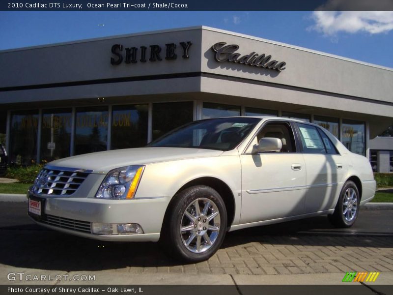 Ocean Pearl Tri-coat / Shale/Cocoa 2010 Cadillac DTS Luxury