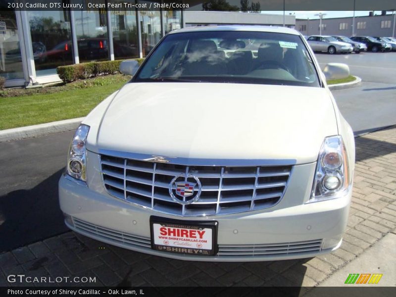 Ocean Pearl Tri-coat / Shale/Cocoa 2010 Cadillac DTS Luxury