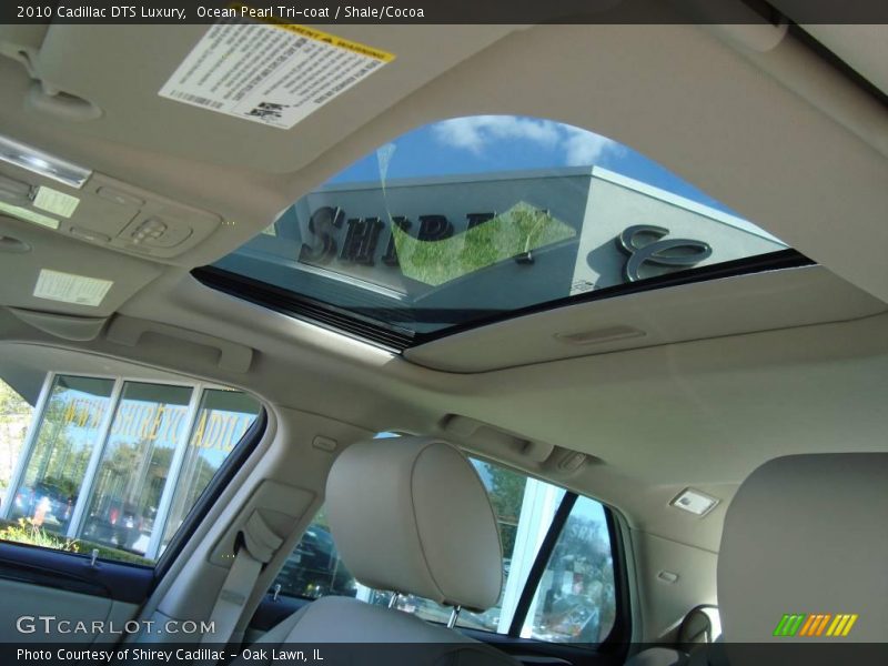 Ocean Pearl Tri-coat / Shale/Cocoa 2010 Cadillac DTS Luxury