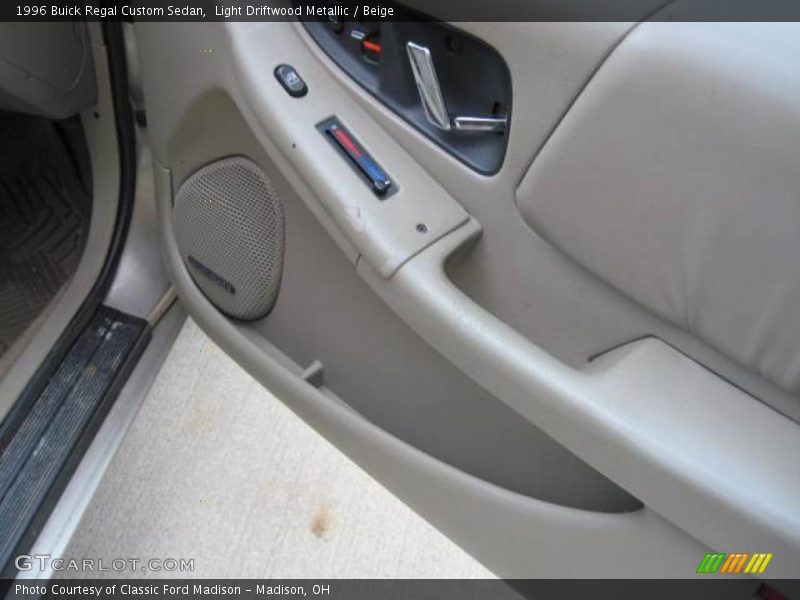 Light Driftwood Metallic / Beige 1996 Buick Regal Custom Sedan