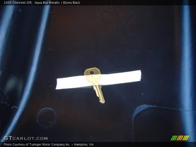 Aqua Blur Metallic / Ebony Black 2005 Chevrolet SSR
