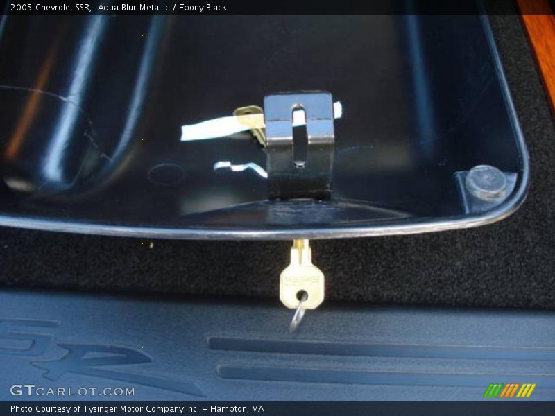 Aqua Blur Metallic / Ebony Black 2005 Chevrolet SSR
